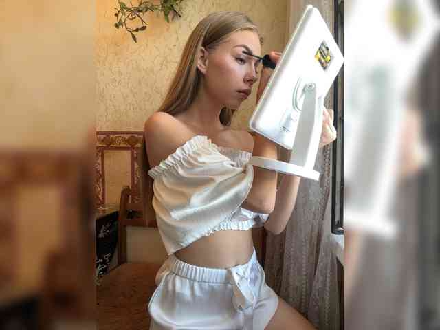 Kiki-77 webcam