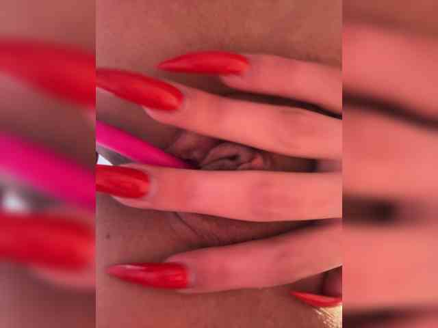 Kiki-77 webcam