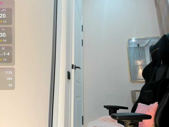 mikkylovely live cam on BongaCams