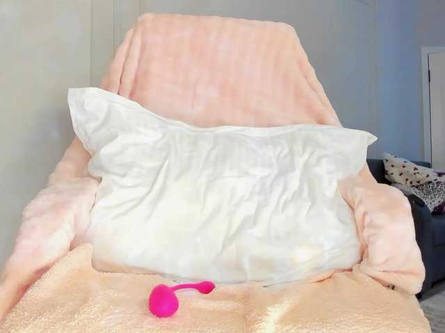 mikkylovely live cam on BongaCams