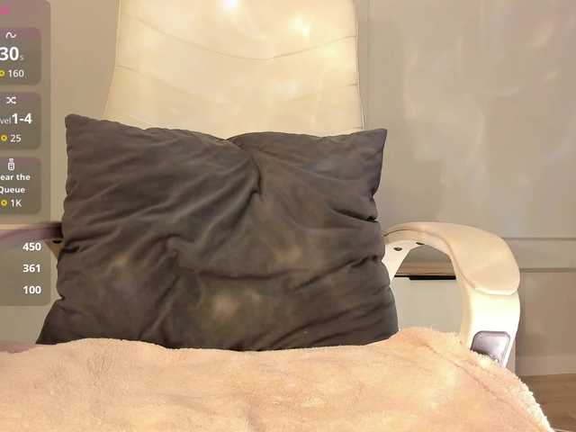 mikkylovely live cam on BongaCams