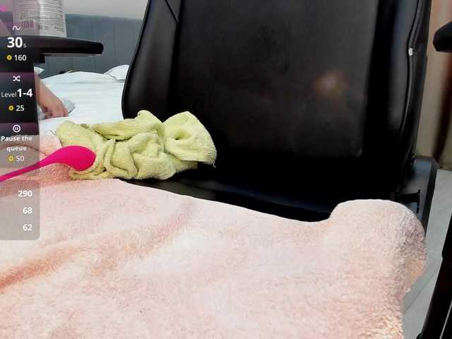 mikkylovely live cam on BongaCams