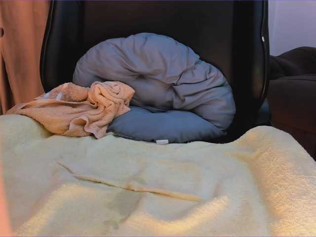 mikkylovely live cam on BongaCams