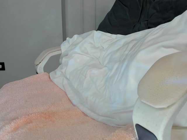 mikkylovely live cam on BongaCams