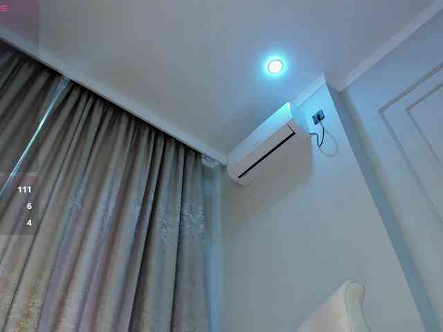 mikkylovely webcam