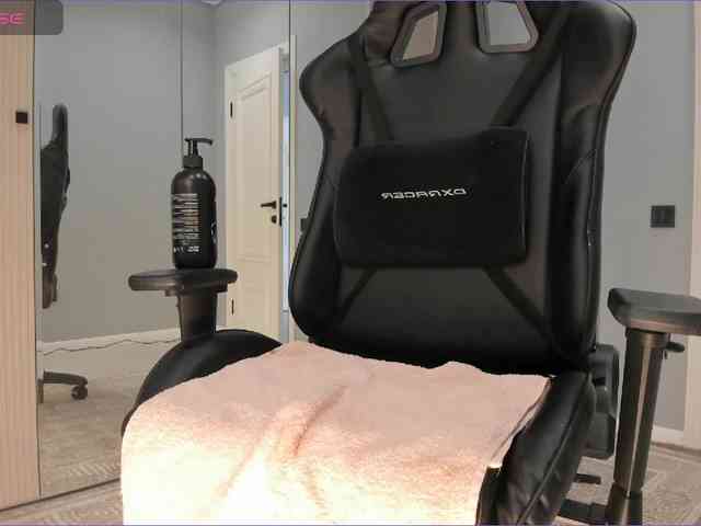 mikkylovely webcam