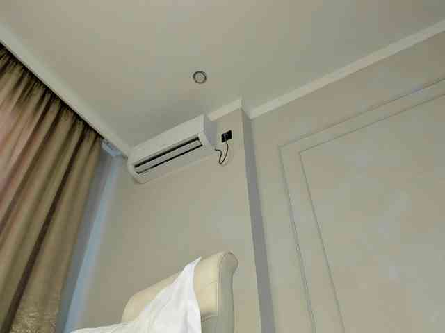 mikkylovely webcam