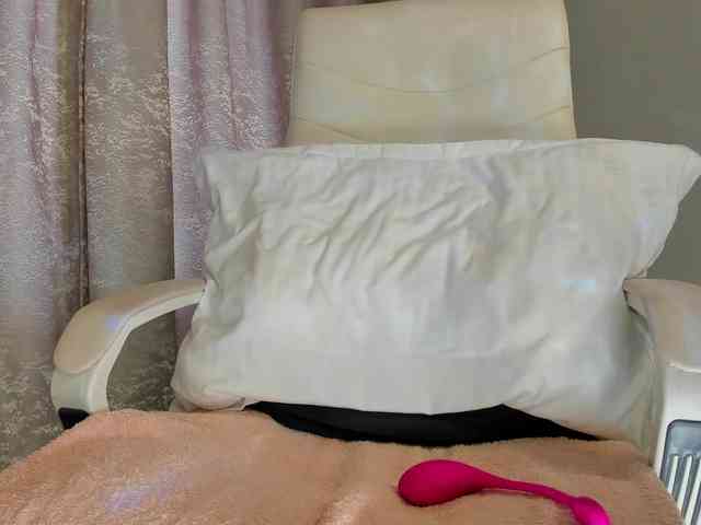 mikkylovely webcam
