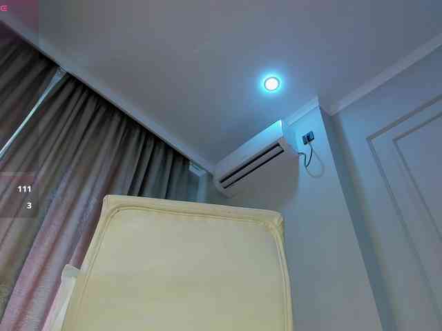 mikkylovely webcam