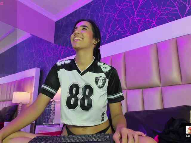 Модель: MiaKarsson