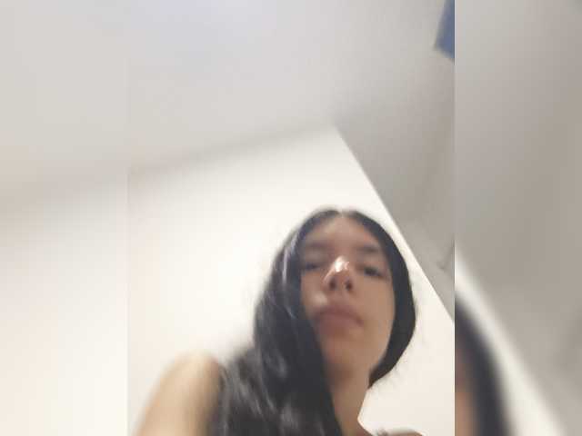 MaddyMendozax live cam on BongaCams