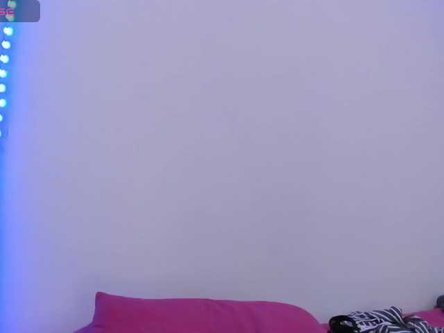MaddyMendozax live cam on BongaCams