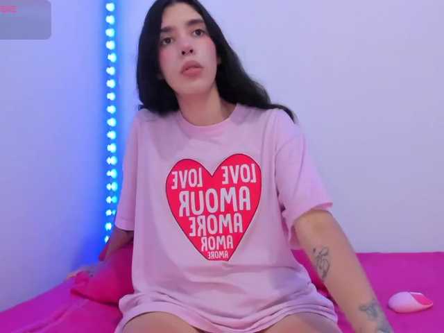 MaddyMendozax live cam on BongaCams