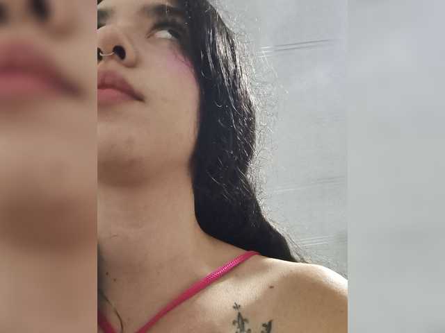 MaddyMendozax live cam on BongaCams