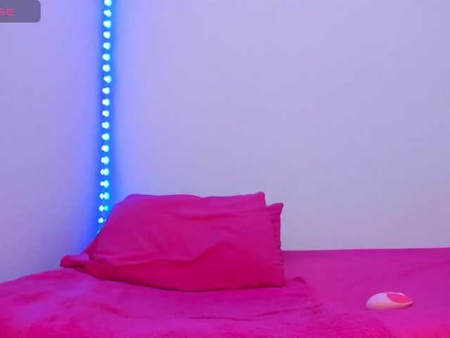 MaddyMendozax live cam on BongaCams