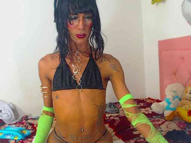 ivonnethh Live Webcam on BongaCams