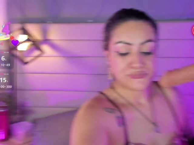 Cherry-blooms live cam on BongaCams
