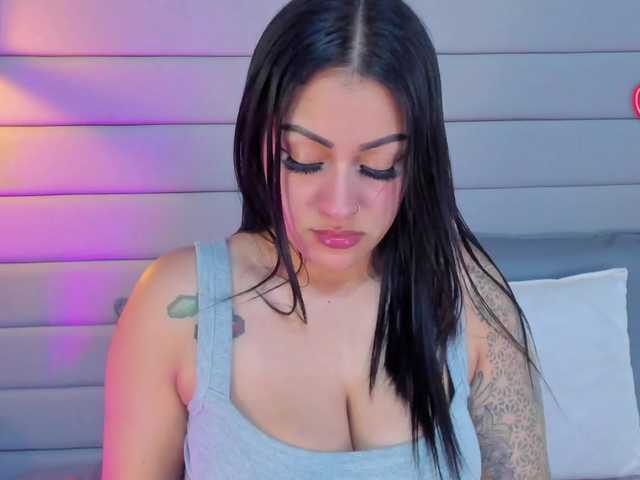 Cherry-blooms live cam on BongaCams