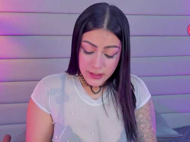 Cherry-blooms live cam on BongaCams