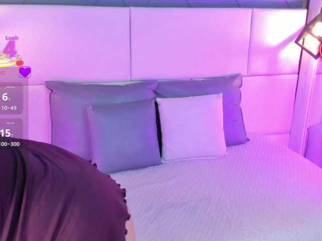 Cherry-blooms live cam on BongaCams