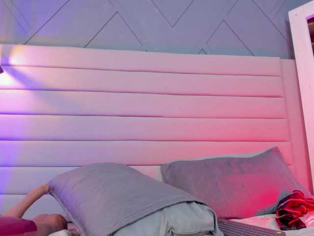 Cherry-blooms's BongaCams show and profile