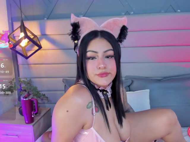 Cherry-blooms live cam on BongaCams