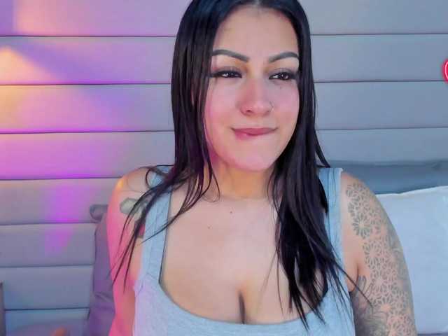 Cherry-blooms live cam on BongaCams