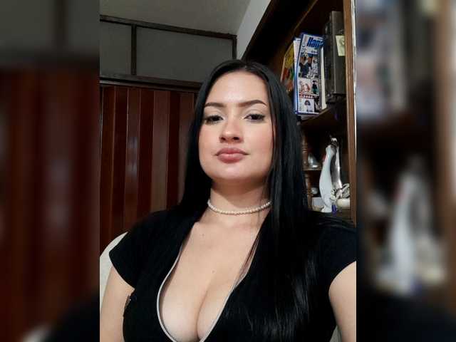 liahsuenos live cam on BongaCams