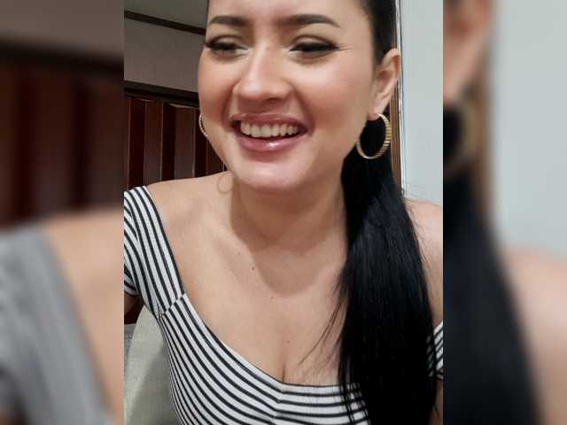 liahsuenos live cam on BongaCams