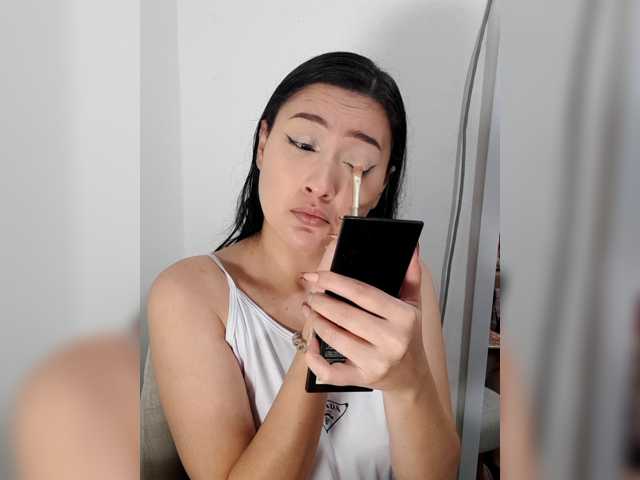liahsuenos, en directo ahora en BongaCams