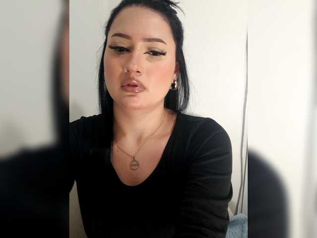 liahsuenos live cam on BongaCams