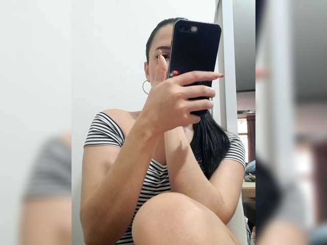 liahsuenos live cam on BongaCams