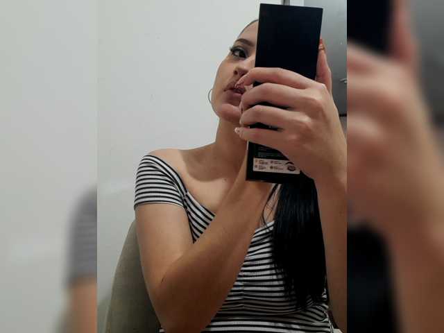 liahsuenos live cam on BongaCams