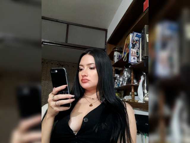 liahsuenos live cam on BongaCams