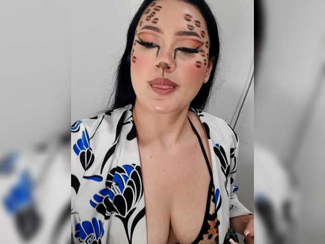 liahsuenos live cam on BongaCams