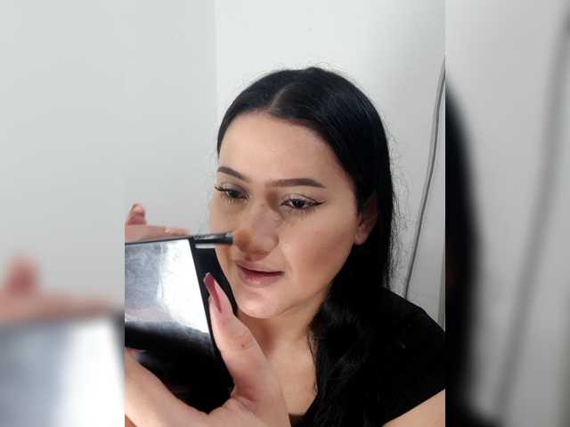 liahsuenos live cam on BongaCams