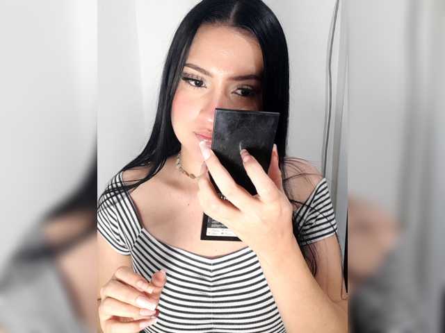 liahsuenos live cam on BongaCams