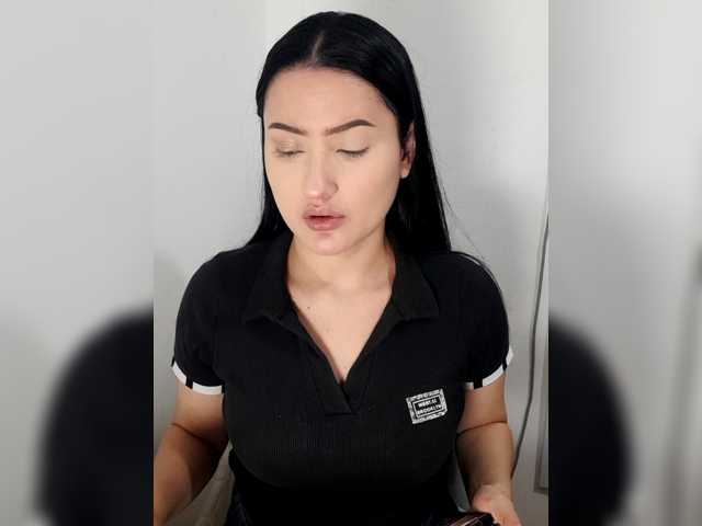 liahsuenos live cam on BongaCams