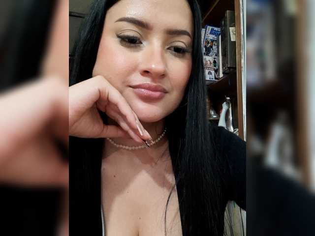 liahsuenos live cam preview
