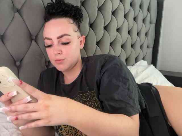 Riri-bstvx webcam