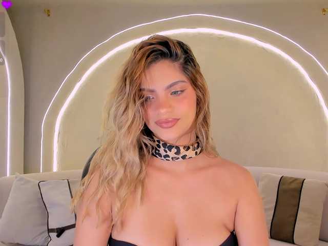 KyomiVelvet live cam on BongaCams