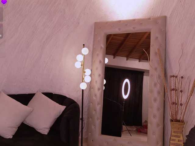 KyomiVelvet live cam