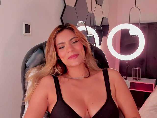 KyomiVelvet live cam on BongaCams