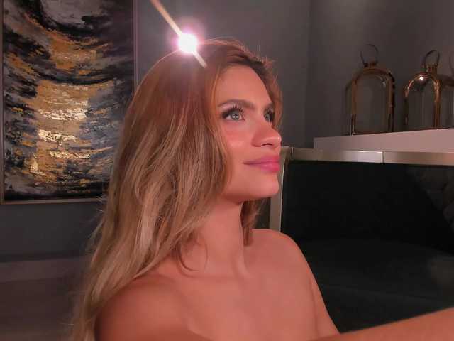 KyomiVelvet live cam on BongaCams