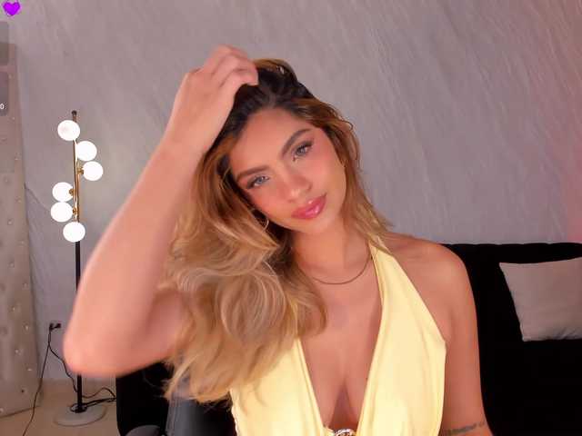 kyomivelvet live sex show