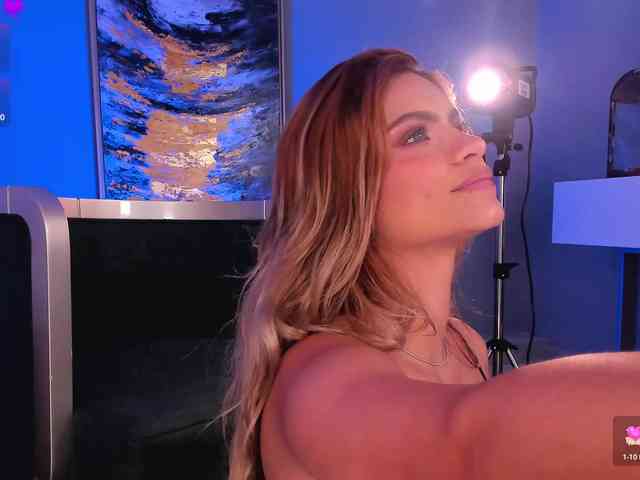 KyomiVelvet webcam