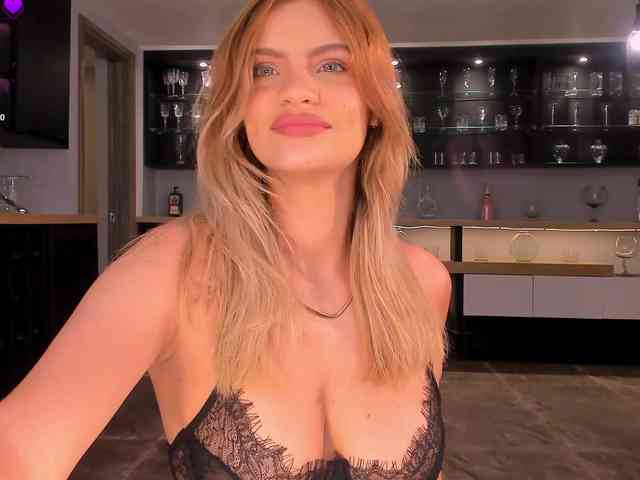 KyomiVelvet webcam