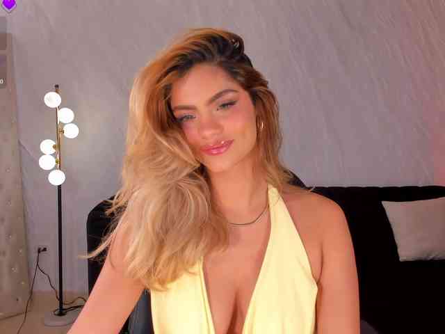 KyomiVelvet webcam