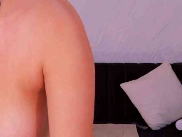 KyomiVelvet webcam