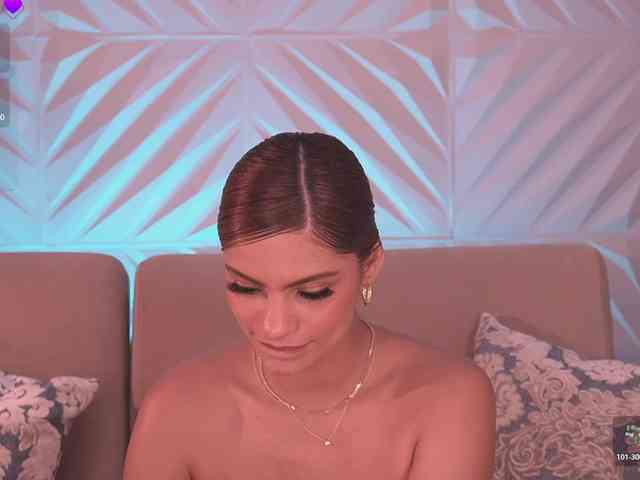 KyomiVelvet webcam